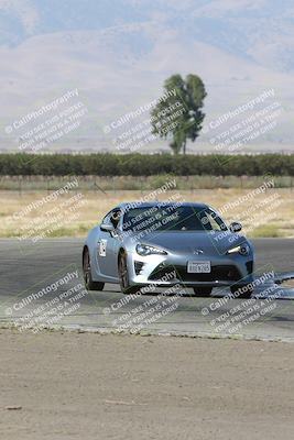 media/Sep-15-2024-Speed Ventures (Sun) [[7a54f7ed2f]]/Yellow Group/Session 1 (Outside Grapevine)/